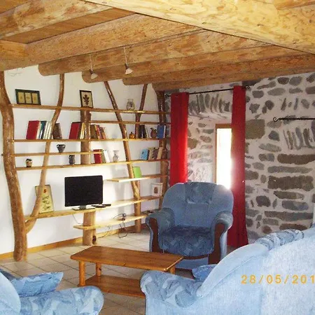 Holiday home Maison Mouilhade Chaspuzac